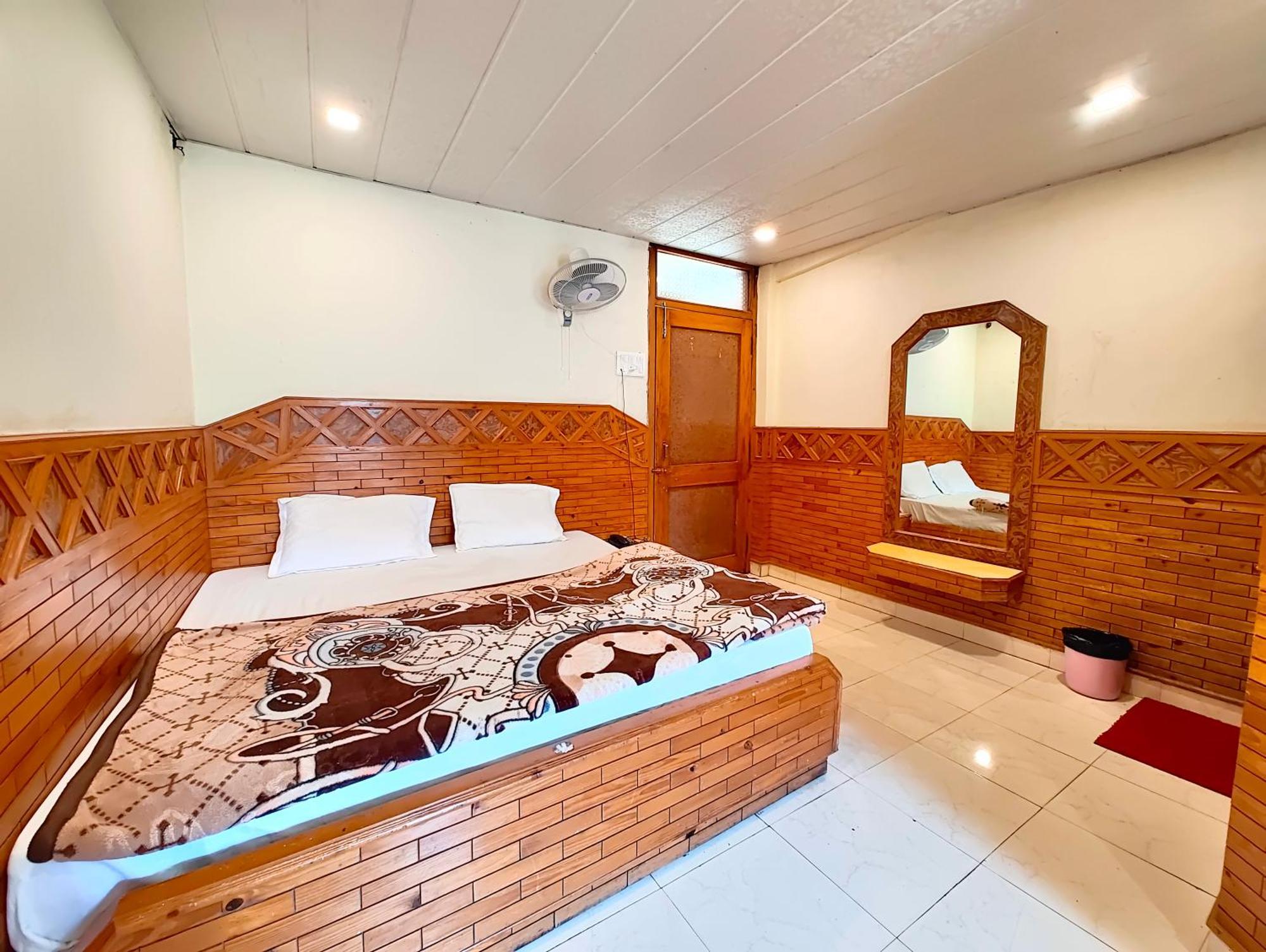 Hotel Shalimar The Mall Road Nainital Exterior photo
